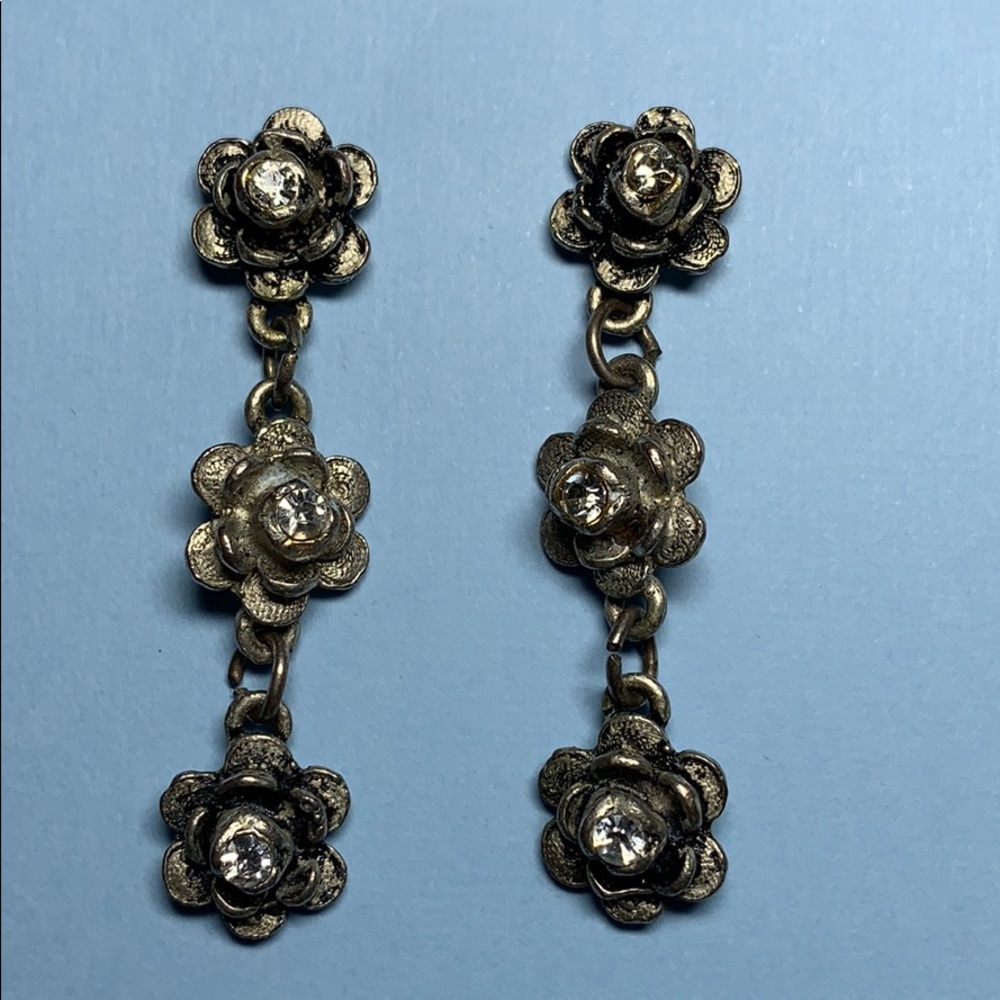 Beautiful distressed silver earrings.